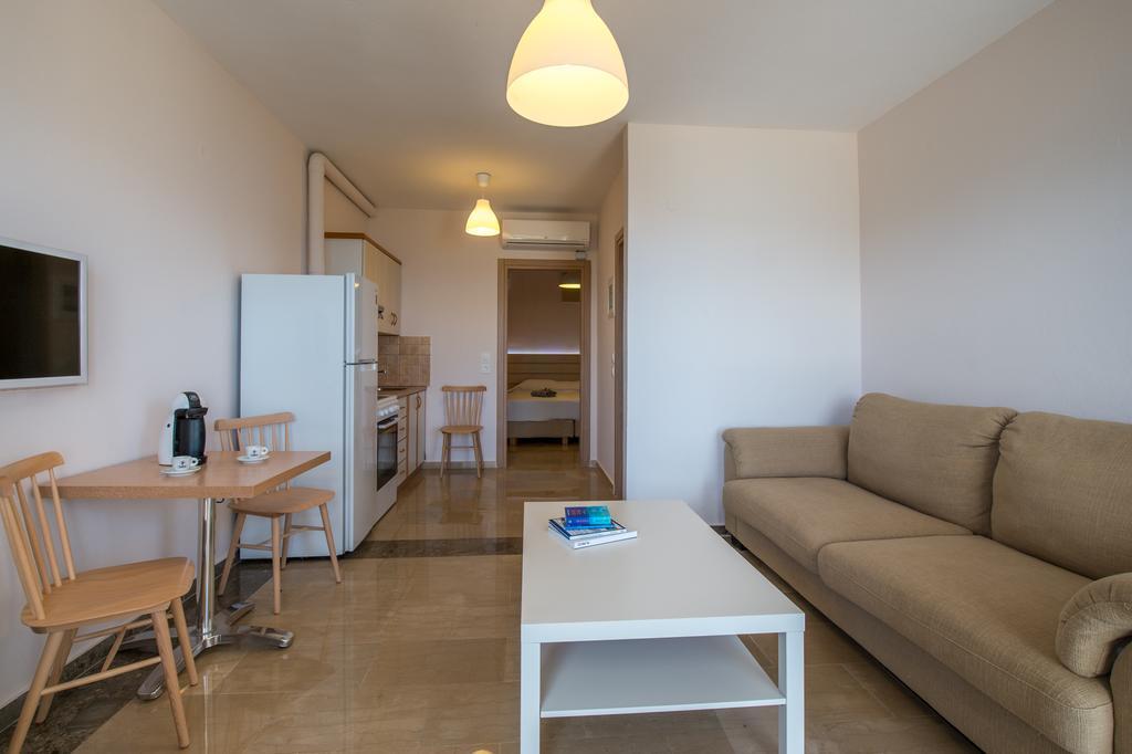 Krouzeri Aparthotel Nisaki (Corfu)