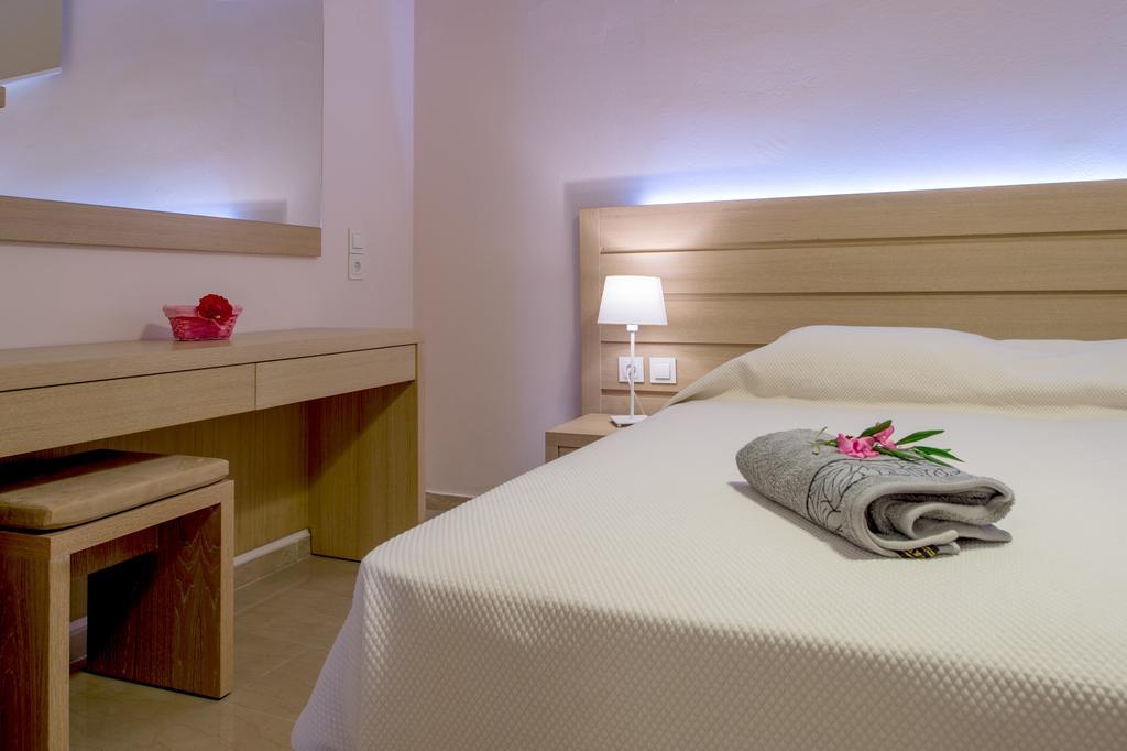 Krouzeri Aparthotel Nisaki (Corfu)