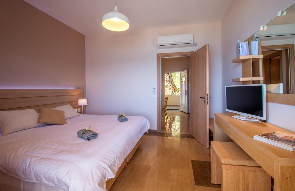 Aparthotel Krouzeri *