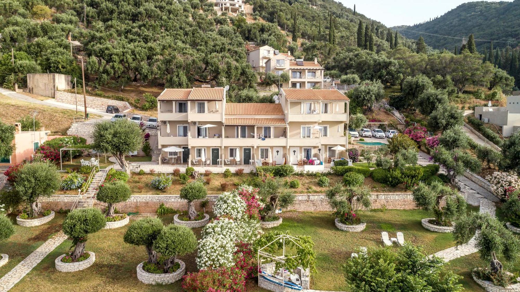 Krouzeri Aparthotel *