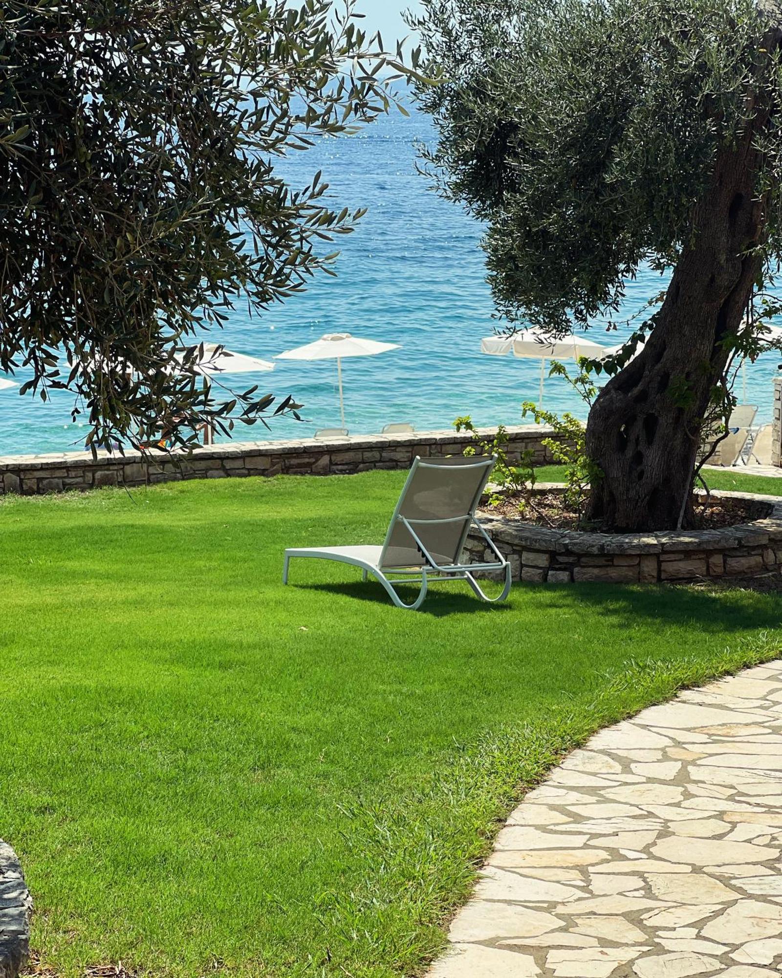 Krouzeri Aparthotel Nisaki (Corfu)